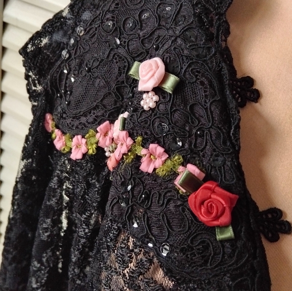 Unworn lace lingerie - Picture 4 of 16